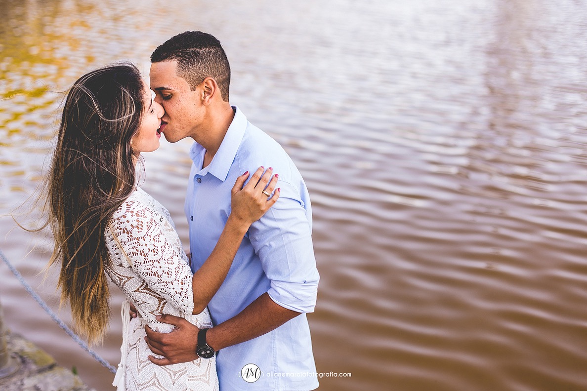 noivos se beijando