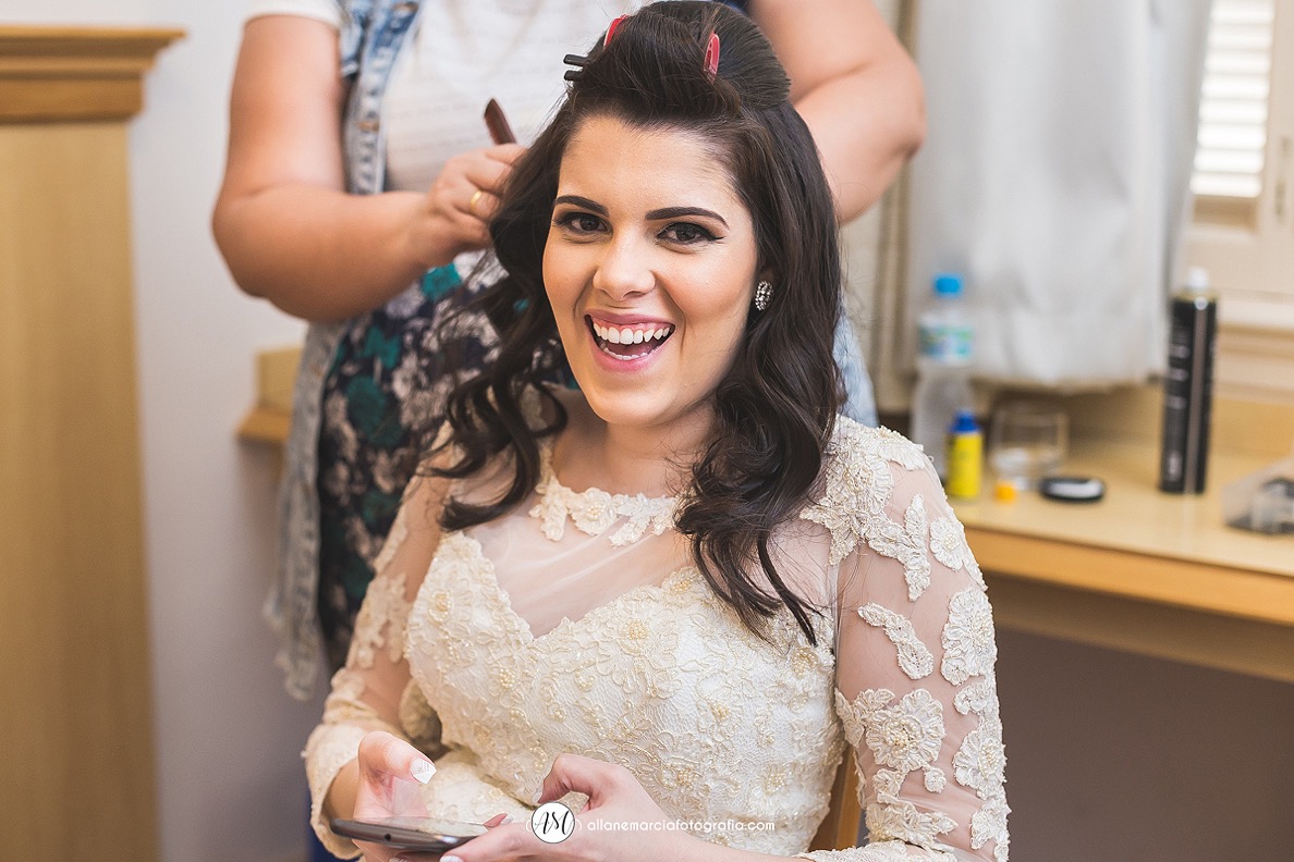 Noiva fazendo o cabelo