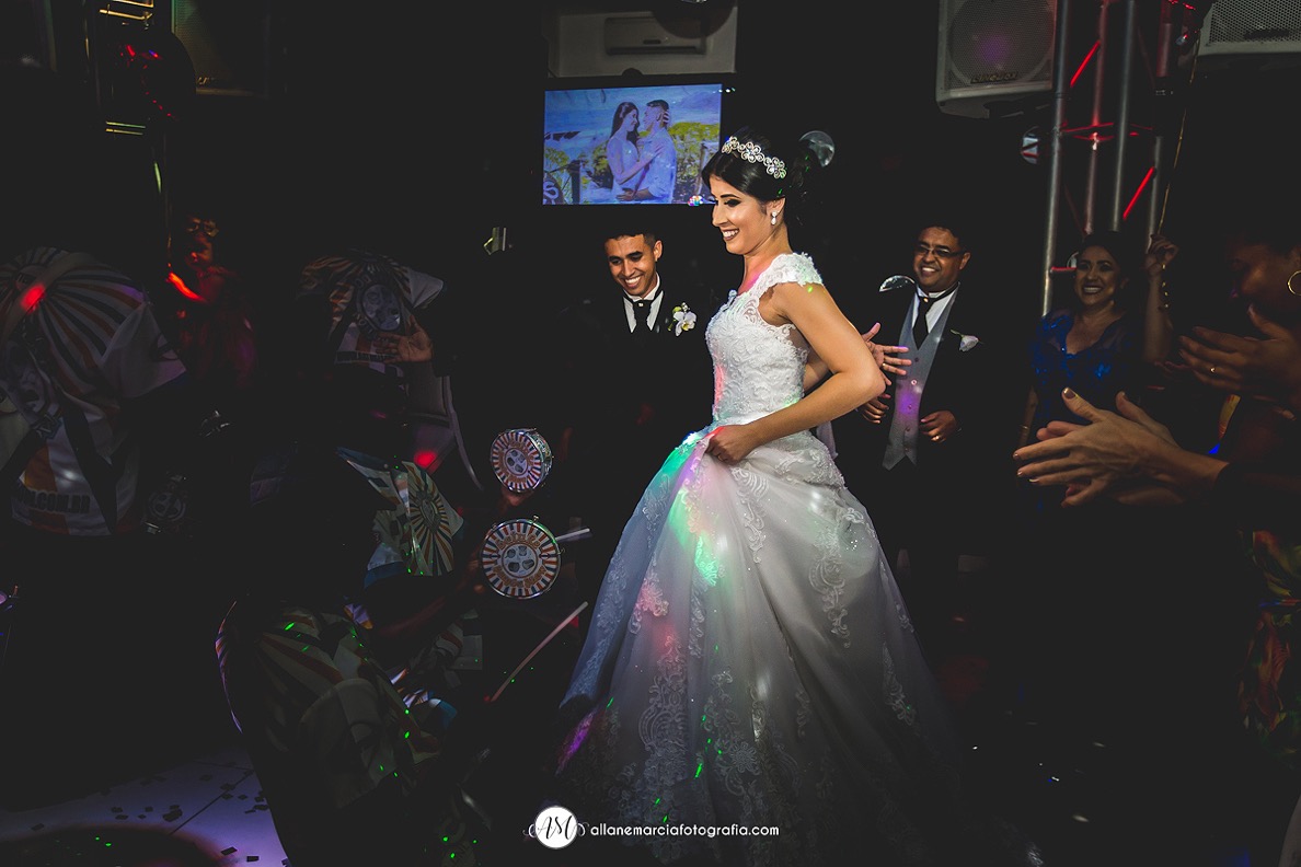 Escola de samba em casamento