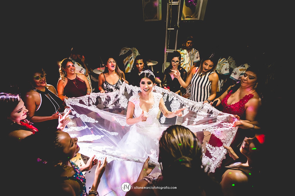 noiva na pista de dança
