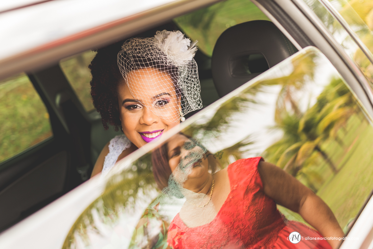 fotografia criativa da noiva com a mãe