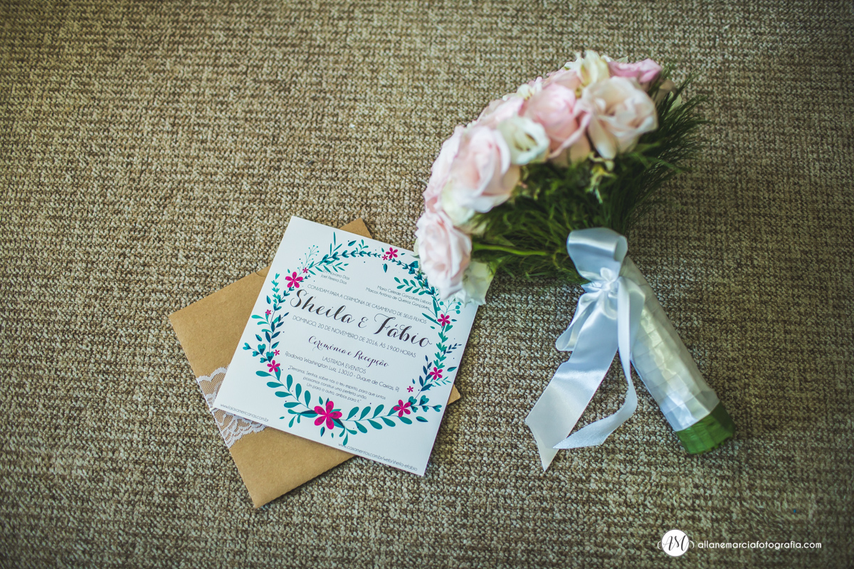 bouquet e convite de casamento