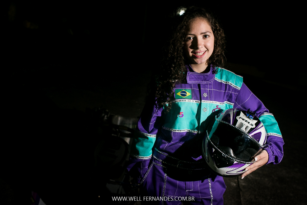 foto de debutante com macacão de corrida