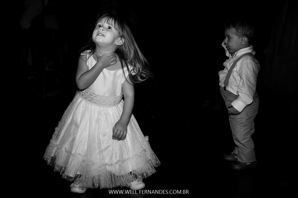 criançada curtindo o casamento