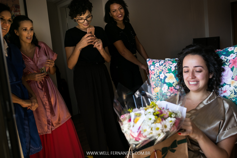 surpresa rosas noiva