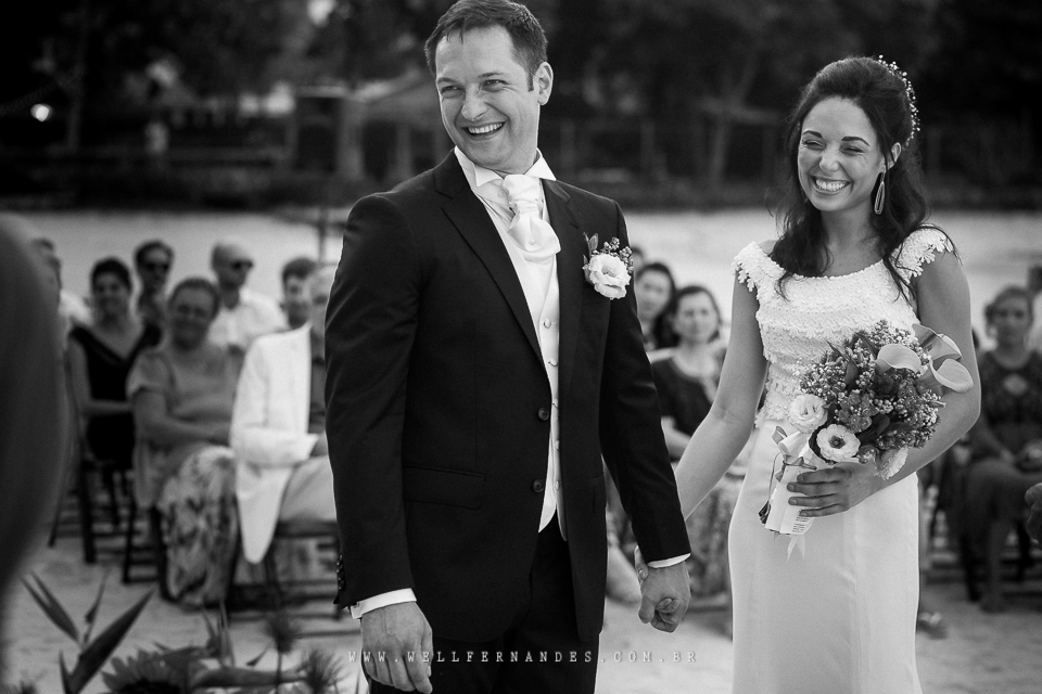 Casamento na praia - Pé na areia - Casar de dia