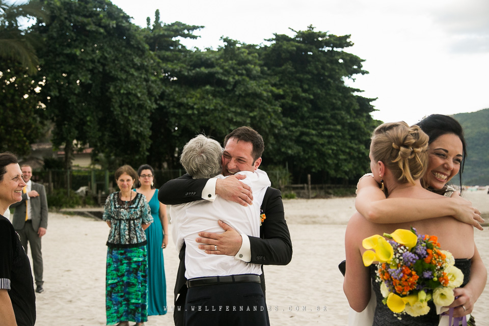 Casamento na praia - Pé na areia - Casar de dia