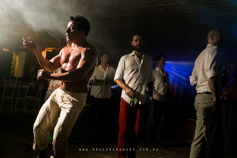 Casamento na praia - Pé na areia - Casar de dia