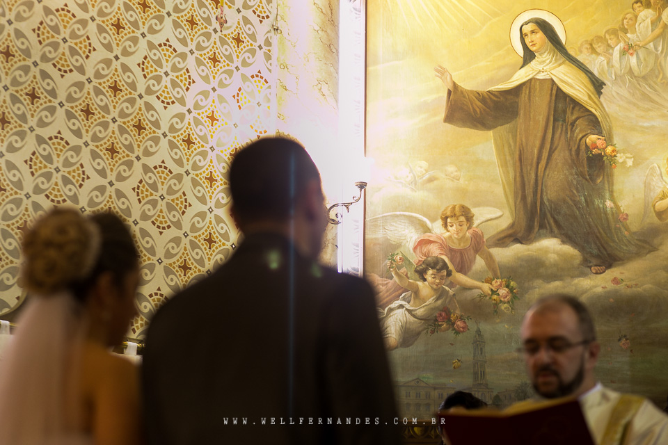 Linda cerimonia em um bela Igreja