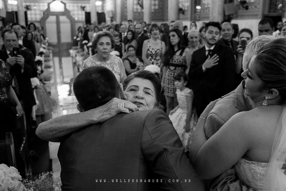 Linda cerimonia em um bela Igreja