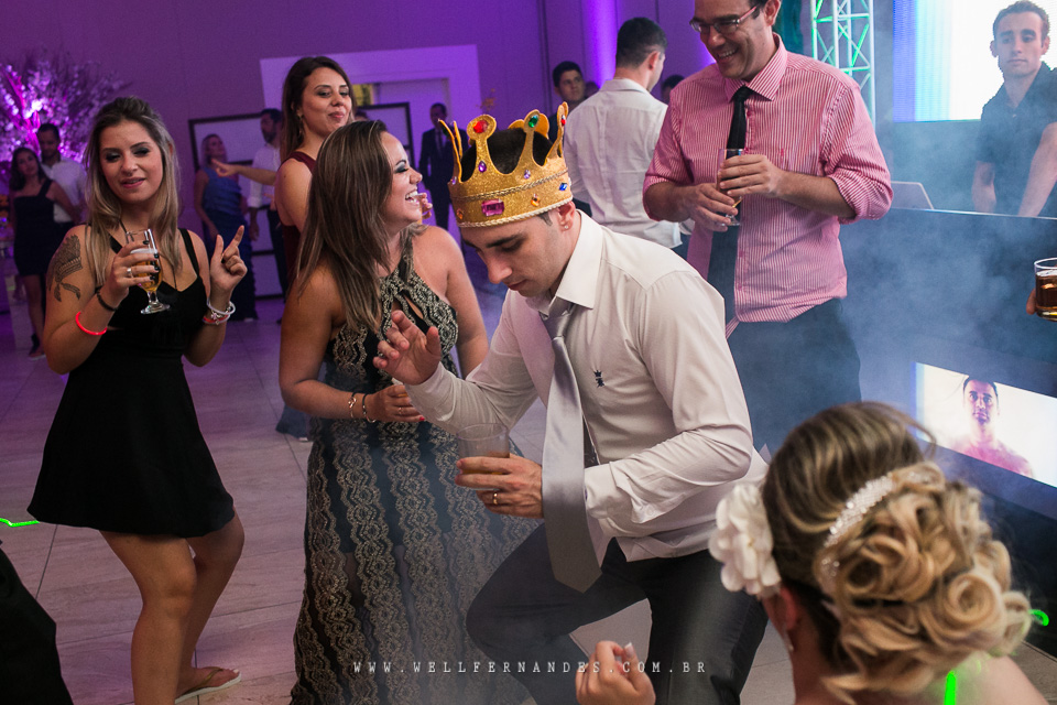 Linda cerimonia em um bela Igreja
