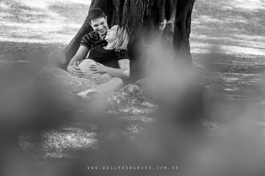 Gestante no jardim botânico