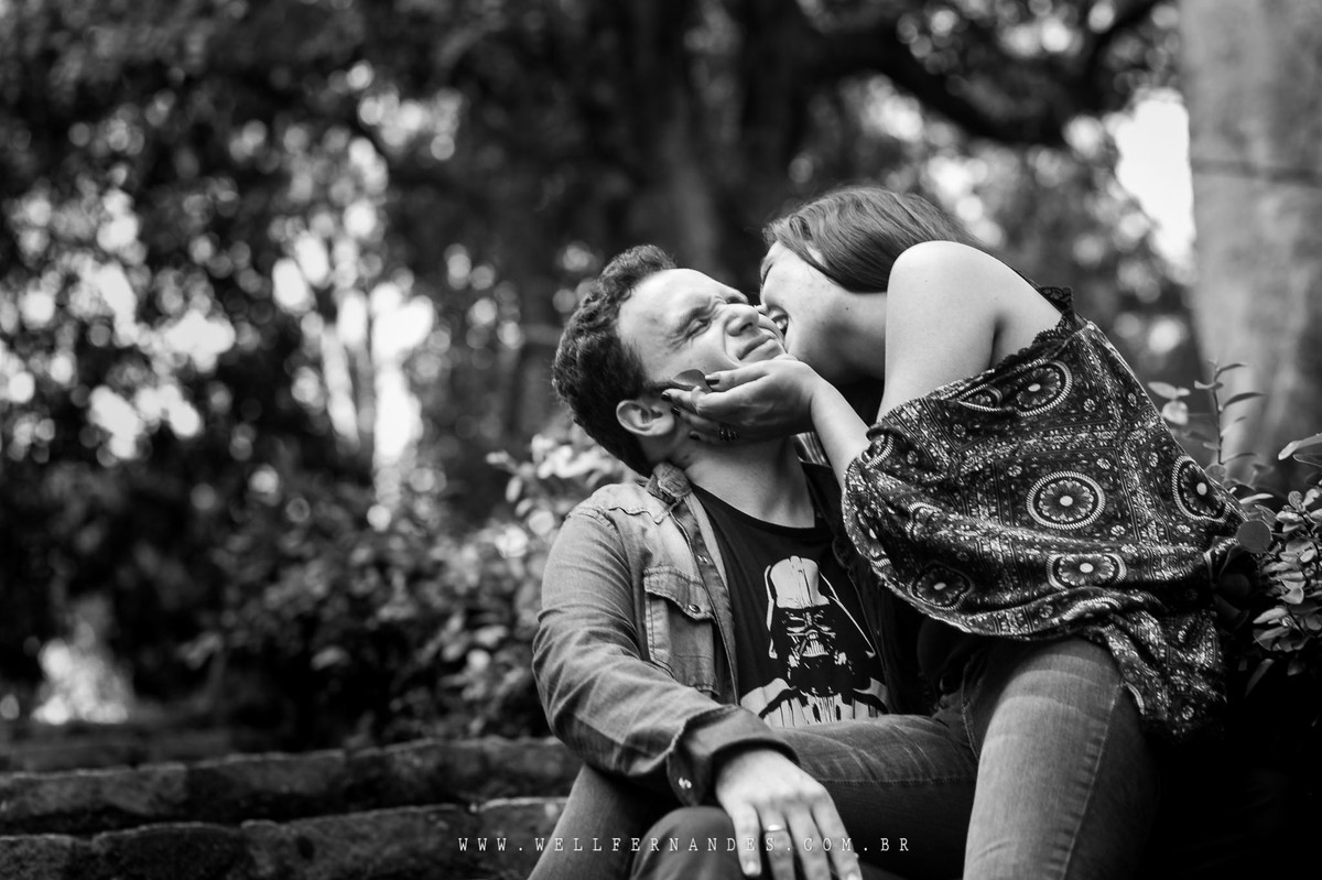 Ensaio de casal divertido