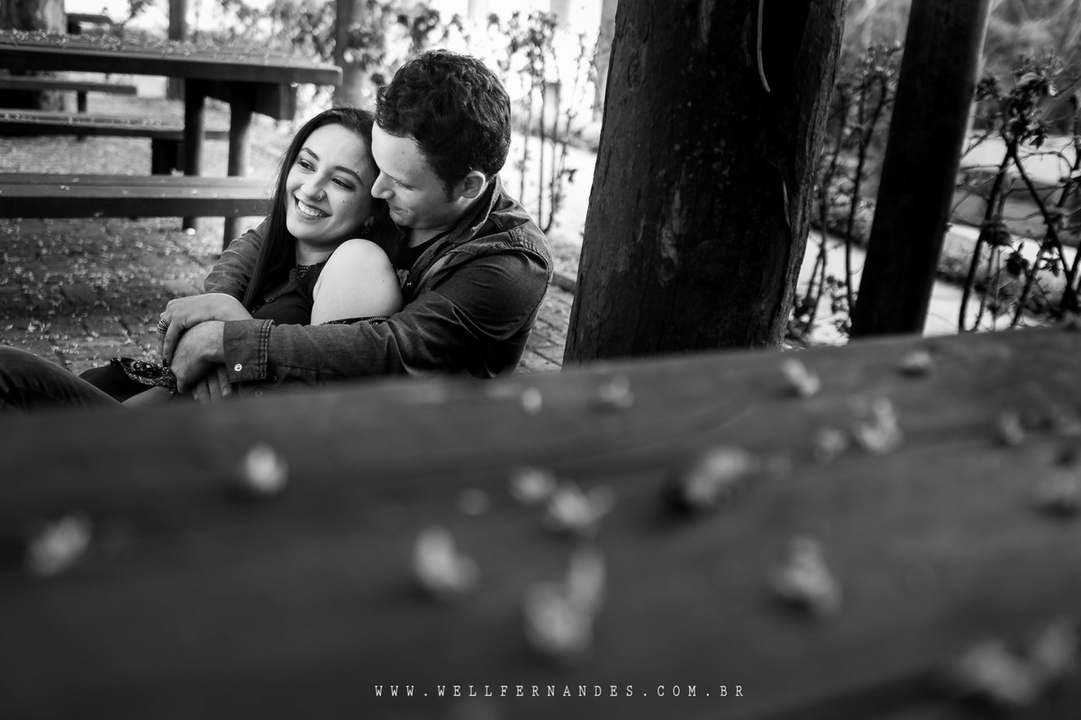 Ensaio de casal divertido