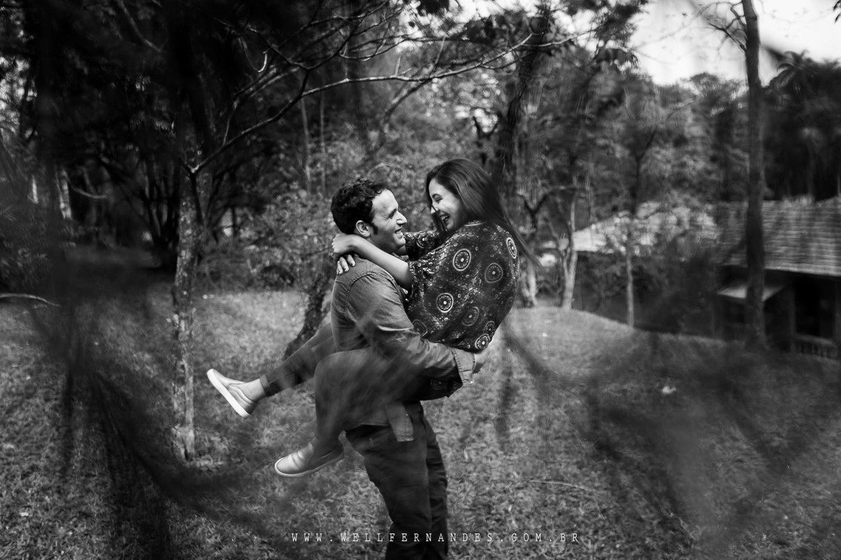 Ensaio de casal divertido