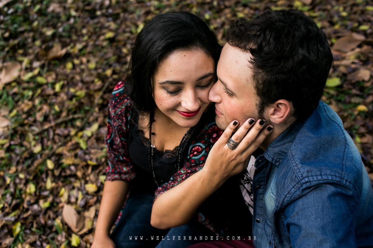 Ensaio de casal divertido