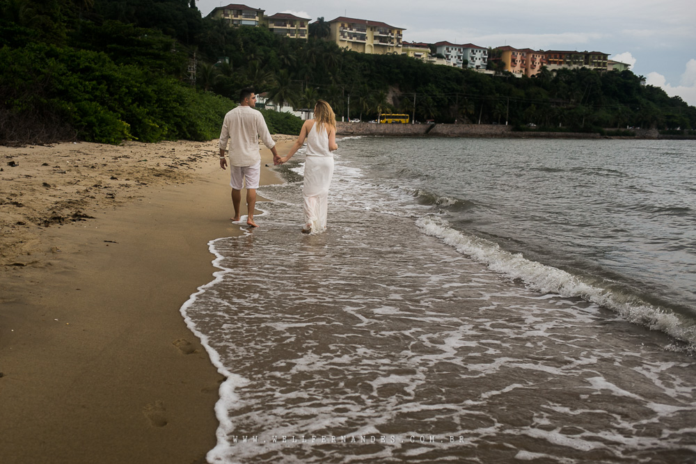 caminhando na praia