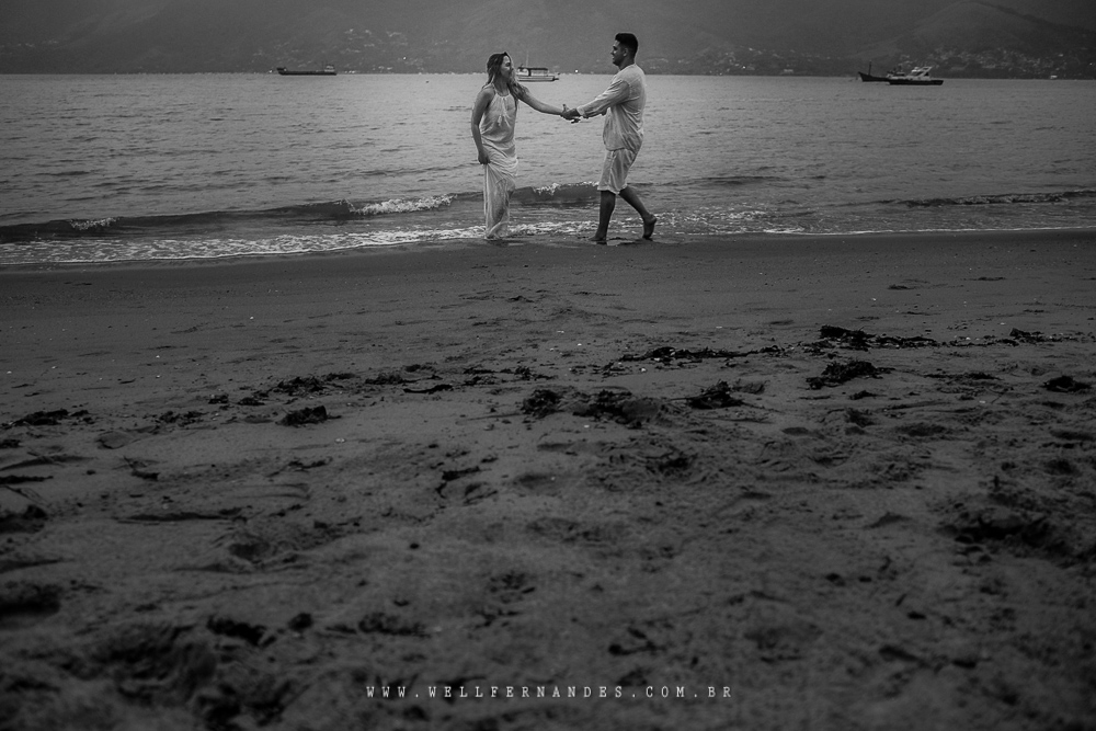 brincando na praia