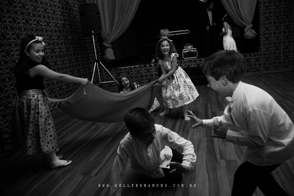 crianças brincando