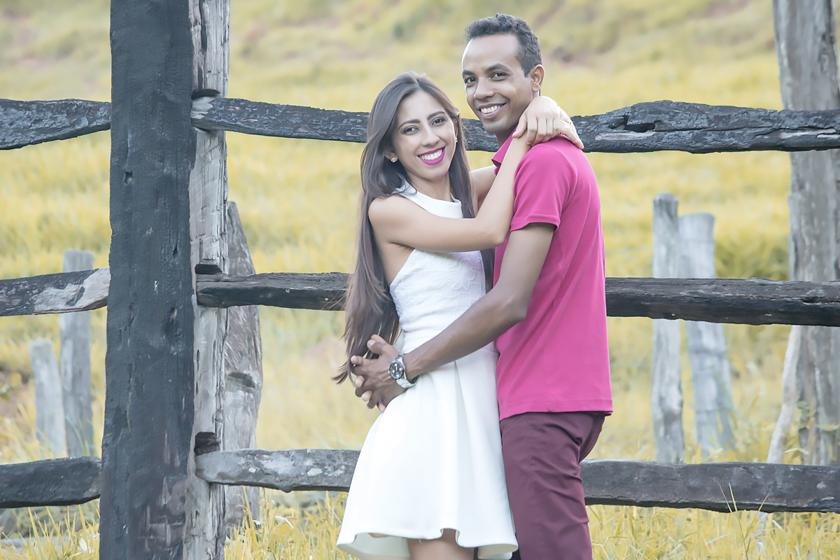 Foto no campo - Leiliane e Willian - fotografia Minaçu Goiás