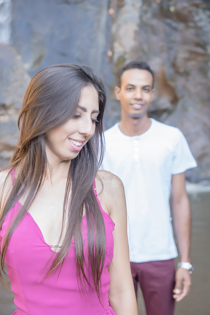Foto no campo - Leiliane e Willian - fotografia Minaçu Goiás