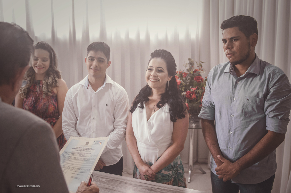 casamento-de-dia-ao-ar-livre-casamento-civil-trash-the-dress-annie-e-evandro-em-vilhena-ro-fotografado-por-gabriel-silvério-@gabrielsilveriofotografia-fine-art-brasil-casamento-tumblr-na-natureza