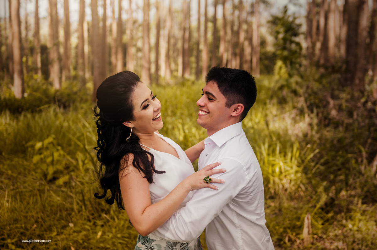 casamento-de-dia-ao-ar-livre-casamento-civil-trash-the-dress-annie-e-evandro-em-vilhena-ro-fotografado-por-gabriel-silvério-@gabrielsilveriofotografia-fine-art-brasil-casamento-tumblr-na-natureza