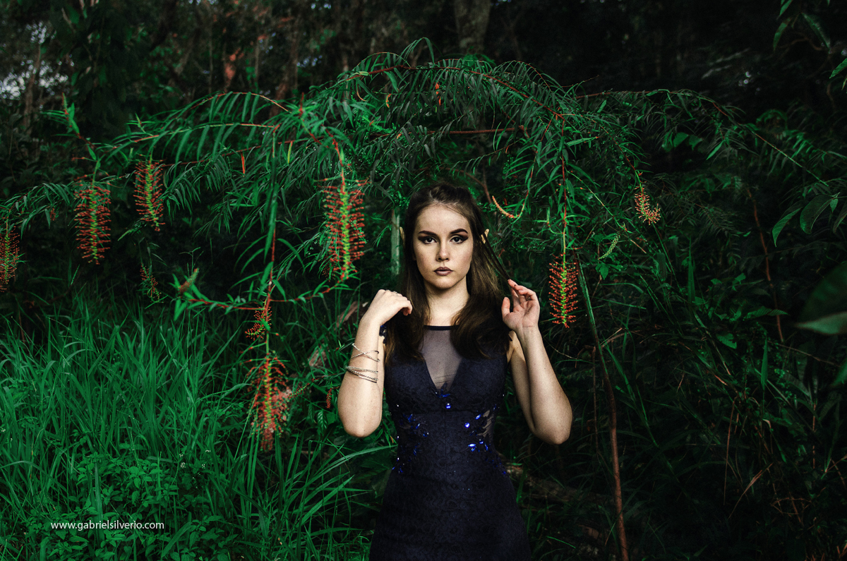 fotos-magicas-surreais-dodge-and-burn-fine-art-brasil-gabriel-silverio-fotografia-fotos-da-gabriele-carrijo-em-vilhena-ro-elfos-elf-magic-fantasy-fotos-na-floresta-magica