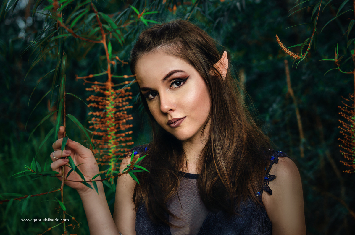 fotos-magicas-surreais-dodge-and-burn-fine-art-brasil-gabriel-silverio-fotografia-fotos-da-gabriele-carrijo-em-vilhena-ro-elfos-elf-magic-fantasy-fotos-na-floresta-magica