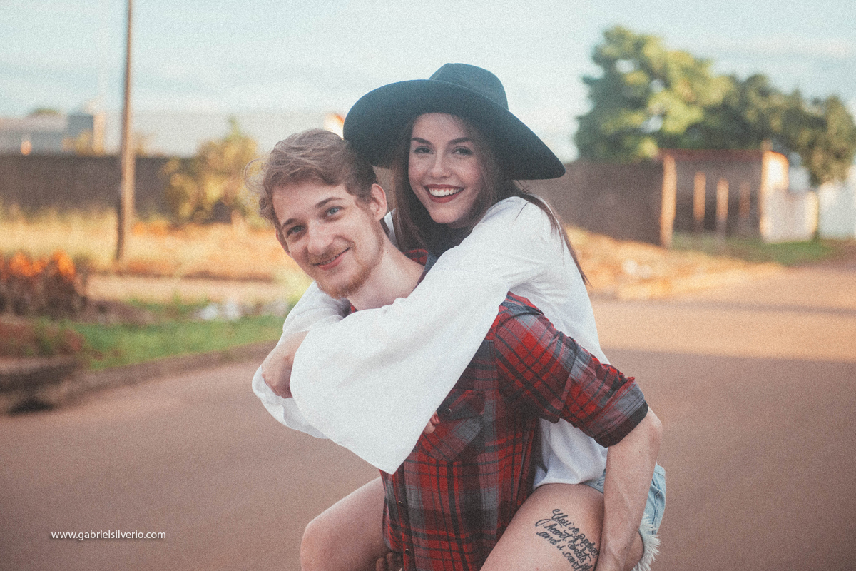 love-session-fotos-de-casal-romantico-casal-tumblr-estilo-hipster-gabriel-silverio-fotografias-gabriele-carrijo-e-bruno-vanzin-vsco-fine-art-brasil-vilhena-ro