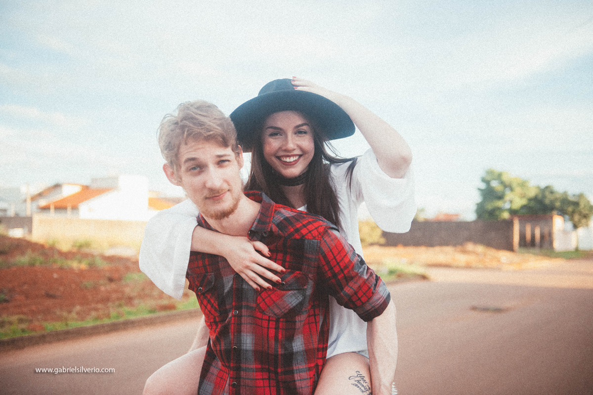 love-session-fotos-de-casal-romantico-casal-tumblr-estilo-hipster-gabriel-silverio-fotografias-gabriele-carrijo-e-bruno-vanzin-vsco-fine-art-brasil-vilhena-ro