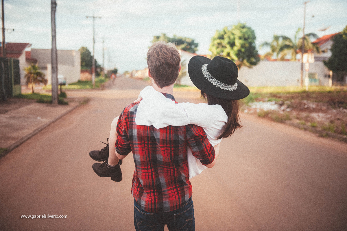 love-session-fotos-de-casal-romantico-casal-tumblr-estilo-hipster-gabriel-silverio-fotografias-gabriele-carrijo-e-bruno-vanzin-vsco-fine-art-brasil-vilhena-ro