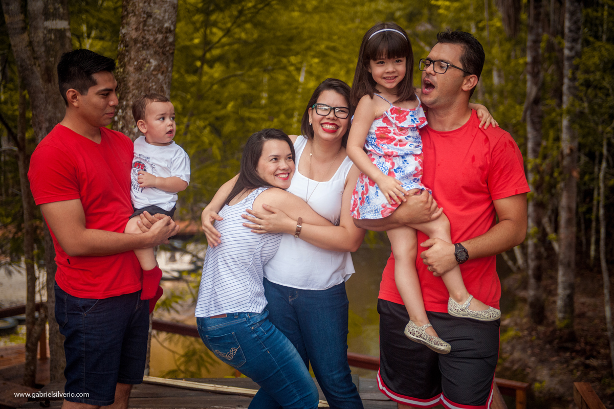 fotos-de-familias-asiaticas-familias-felizes-avós-filhos-e-netos-familia-de-camiseta-vermelha-shiokawa-por-gabriel-silvério-fotografias-vilhena-rondonia-familia-tumblr
