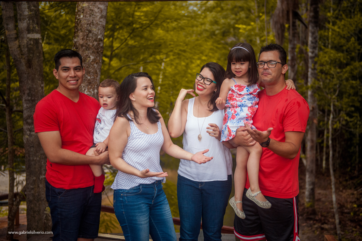 fotos-de-familias-asiaticas-familias-felizes-avós-filhos-e-netos-familia-de-camiseta-vermelha-shiokawa-por-gabriel-silvério-fotografias-vilhena-rondonia-familia-tumblr