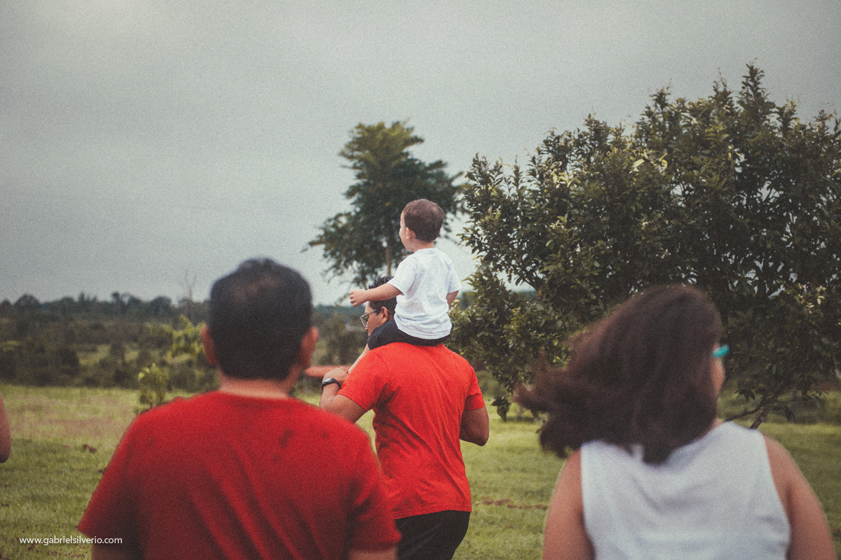 fotos-de-familias-asiaticas-familias-felizes-avós-filhos-e-netos-familia-de-camiseta-vermelha-shiokawa-por-gabriel-silvério-fotografias-vilhena-rondonia-familia-tumblr