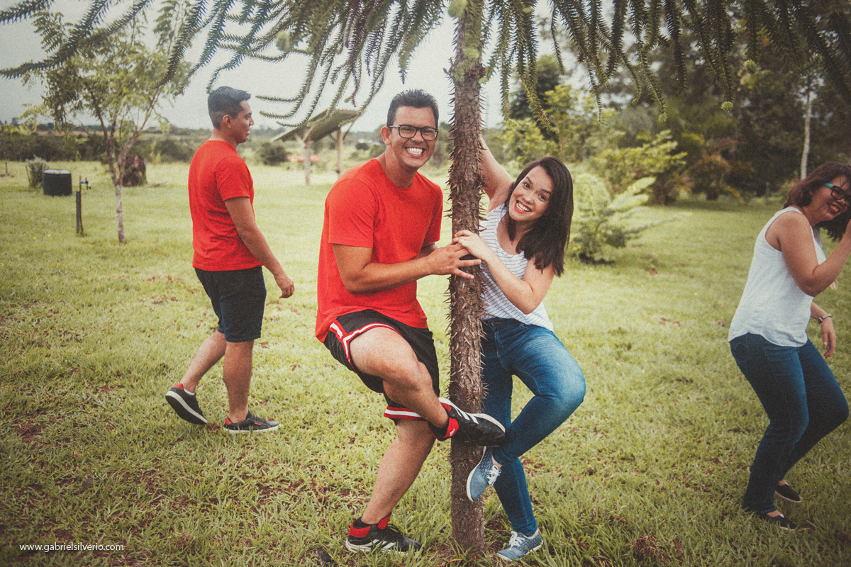 fotos-de-familias-asiaticas-familias-felizes-avós-filhos-e-netos-familia-de-camiseta-vermelha-shiokawa-por-gabriel-silvério-fotografias-vilhena-rondonia-familia-tumblr