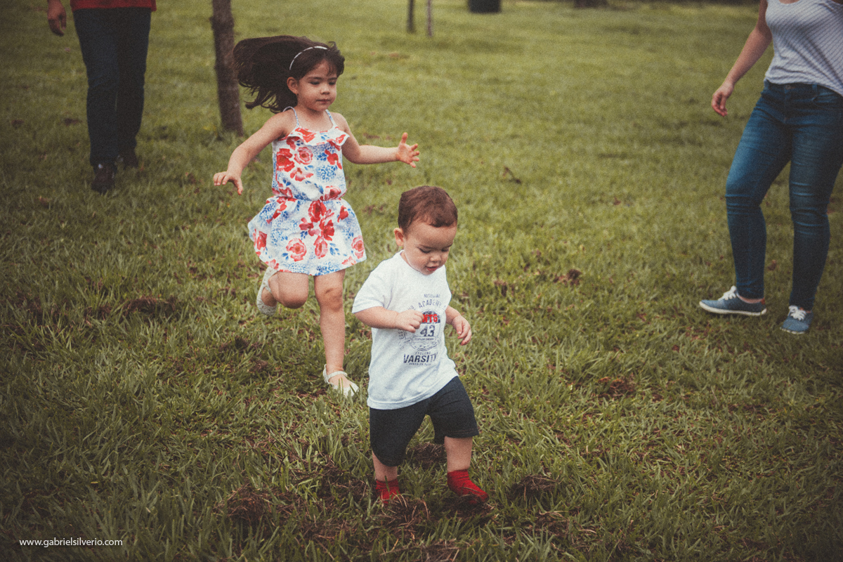 fotos-de-familias-asiaticas-familias-felizes-avós-filhos-e-netos-familia-de-camiseta-vermelha-shiokawa-por-gabriel-silvério-fotografias-vilhena-rondonia-familia-tumblr