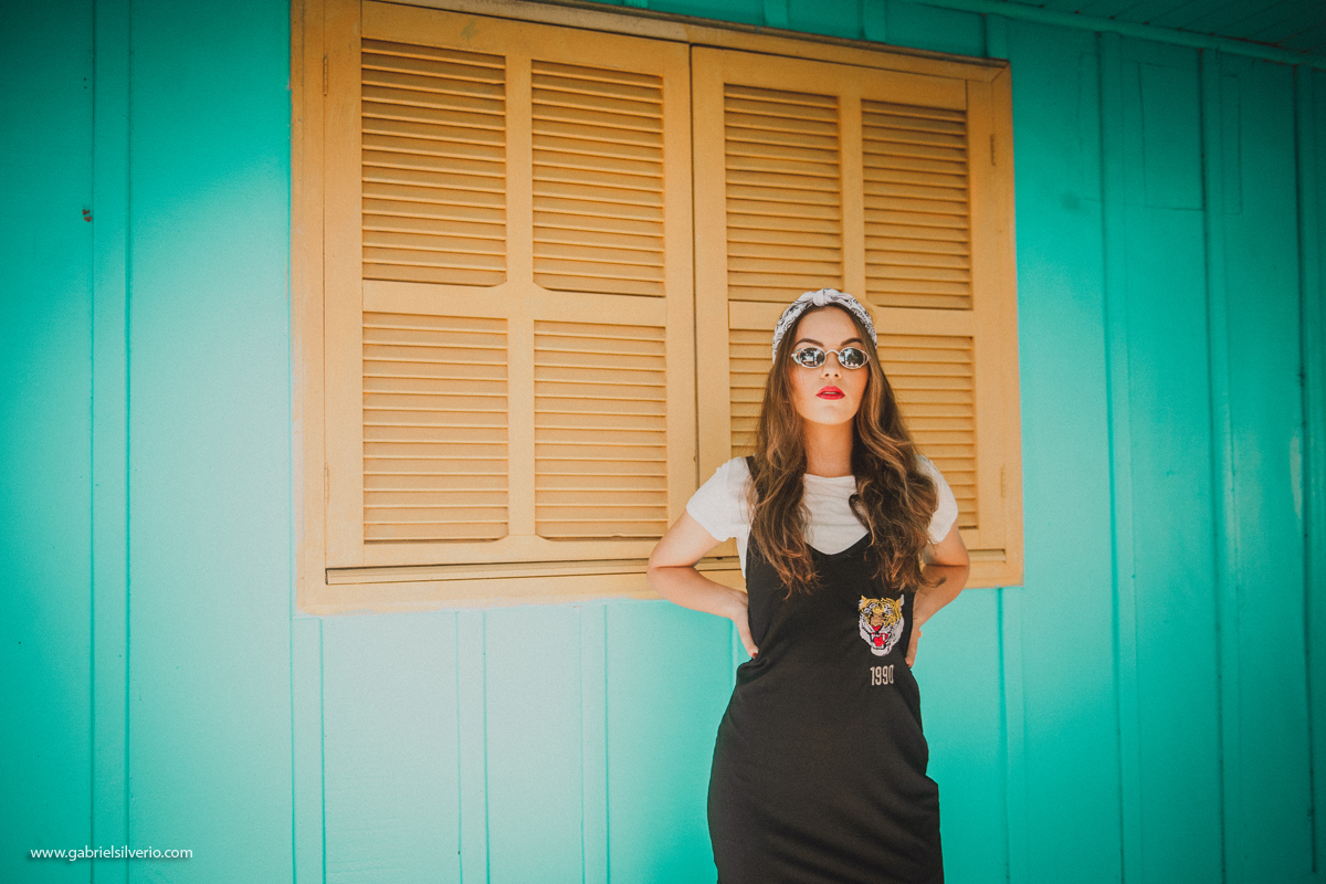 fotos-de-menina-tumblr-girl-fotos-estilo-vintage-em-loja-de-souveniers-vsco-cam-filters-nikon-gabriel-silvério-fotografo-de-rondonia-fine-art-brasil-folk-street-fotos-de-moda-lookbook