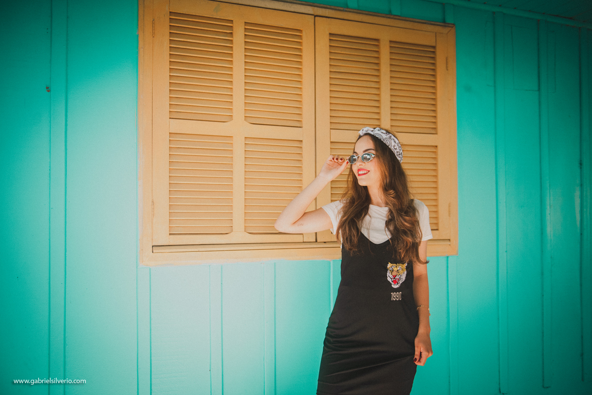 fotos-de-menina-tumblr-girl-fotos-estilo-vintage-em-loja-de-souveniers-vsco-cam-filters-nikon-gabriel-silvério-fotografo-de-rondonia-fine-art-brasil-folk-street-fotos-de-moda-lookbook