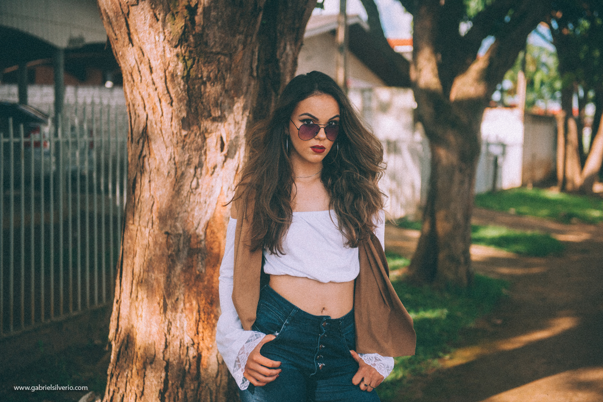 fotos-de-menina-tumblr-girl-fotos-estilo-vintage-em-loja-de-souveniers-vsco-cam-filters-nikon-gabriel-silvério-fotografo-de-rondonia-fine-art-brasil-folk-street-fotos-de-moda-lookbook