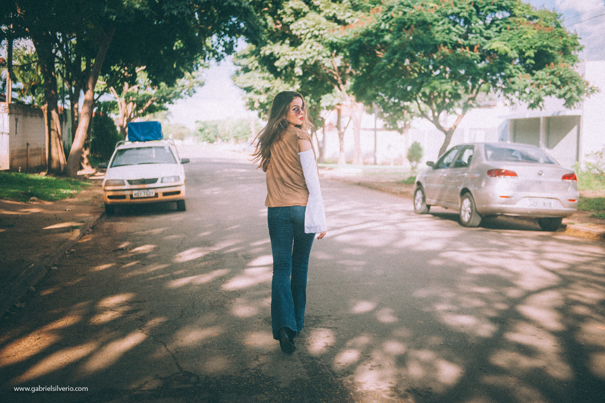 fotos-de-menina-tumblr-girl-fotos-estilo-vintage-em-loja-de-souveniers-vsco-cam-filters-nikon-gabriel-silvério-fotografo-de-rondonia-fine-art-brasil-folk-street-fotos-de-moda-lookbook