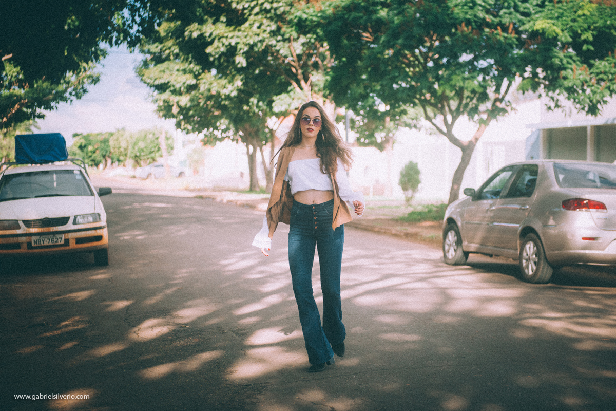 fotos-de-menina-tumblr-girl-fotos-estilo-vintage-em-loja-de-souveniers-vsco-cam-filters-nikon-gabriel-silvério-fotografo-de-rondonia-fine-art-brasil-folk-street-fotos-de-moda-lookbook