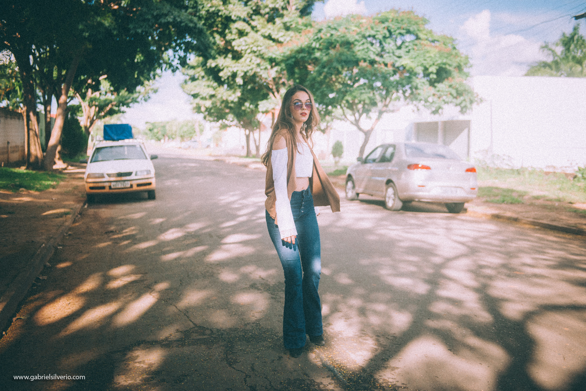 fotos-de-menina-tumblr-girl-fotos-estilo-vintage-em-loja-de-souveniers-vsco-cam-filters-nikon-gabriel-silvério-fotografo-de-rondonia-fine-art-brasil-folk-street-fotos-de-moda-lookbook