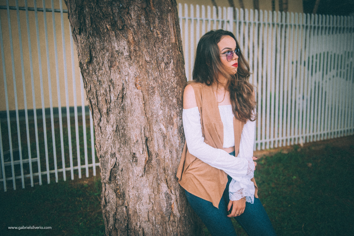 fotos-de-menina-tumblr-girl-fotos-estilo-vintage-em-loja-de-souveniers-vsco-cam-filters-nikon-gabriel-silvério-fotografo-de-rondonia-fine-art-brasil-folk-street-fotos-de-moda-lookbook