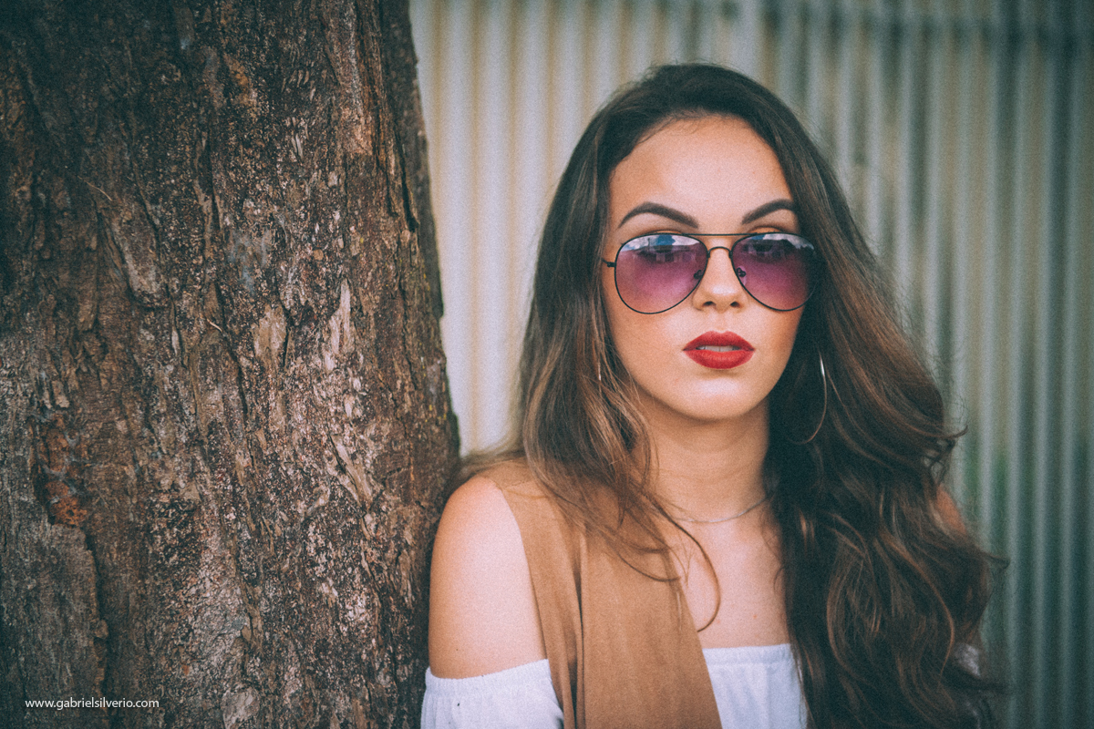 fotos-de-menina-tumblr-girl-fotos-estilo-vintage-em-loja-de-souveniers-vsco-cam-filters-nikon-gabriel-silvério-fotografo-de-rondonia-fine-art-brasil-folk-street-fotos-de-moda-lookbook