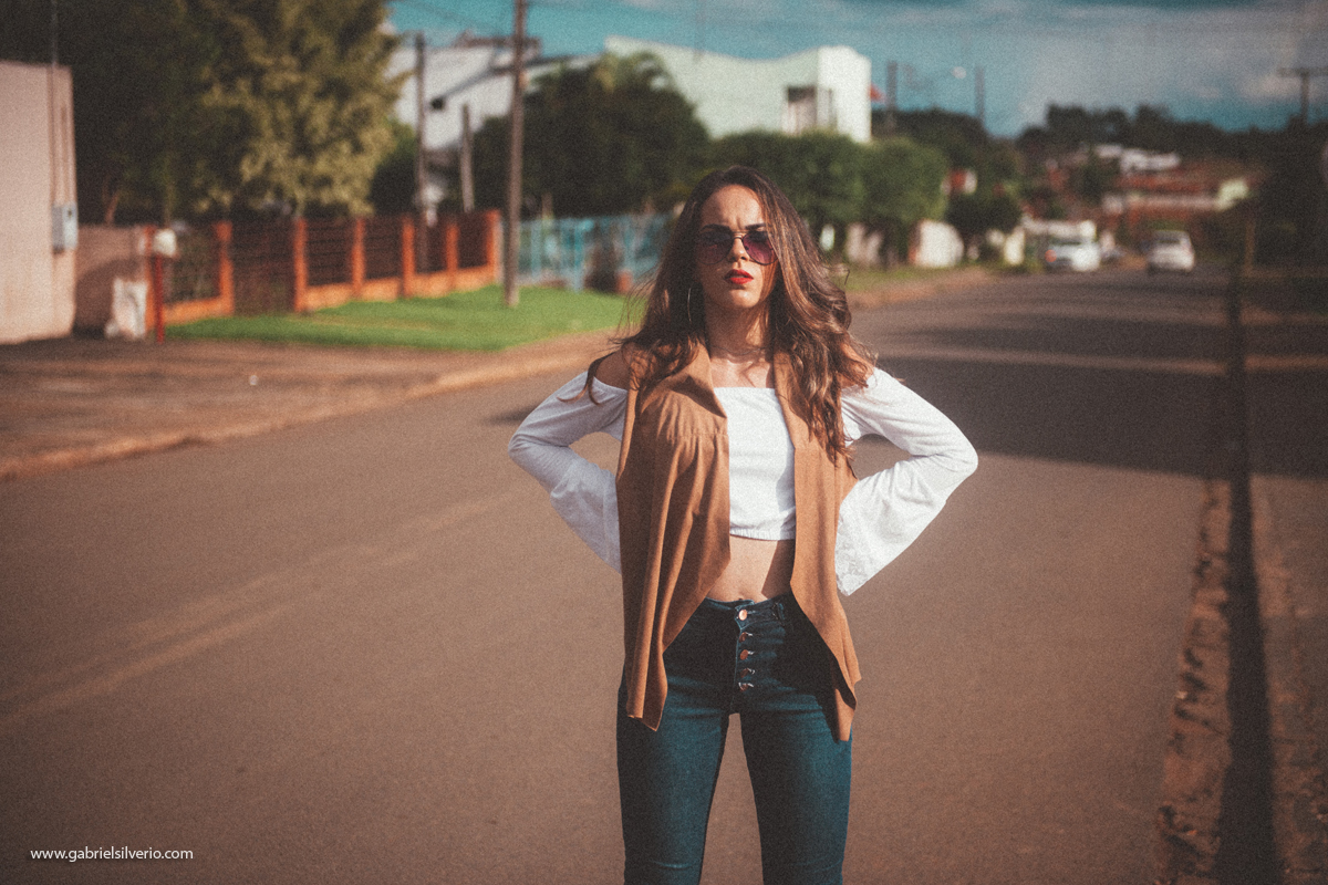 fotos-de-menina-tumblr-girl-fotos-estilo-vintage-em-loja-de-souveniers-vsco-cam-filters-nikon-gabriel-silvério-fotografo-de-rondonia-fine-art-brasil-folk-street-fotos-de-moda-lookbook