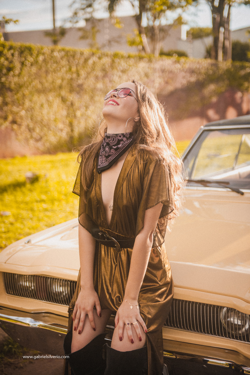 fotos-de-menina-tumblr-girl-fotos-estilo-vintage-em-loja-de-souveniers-vsco-cam-filters-nikon-gabriel-silvério-fotografo-de-rondonia-fine-art-brasil-folk-street-fotos-de-moda-lookbook