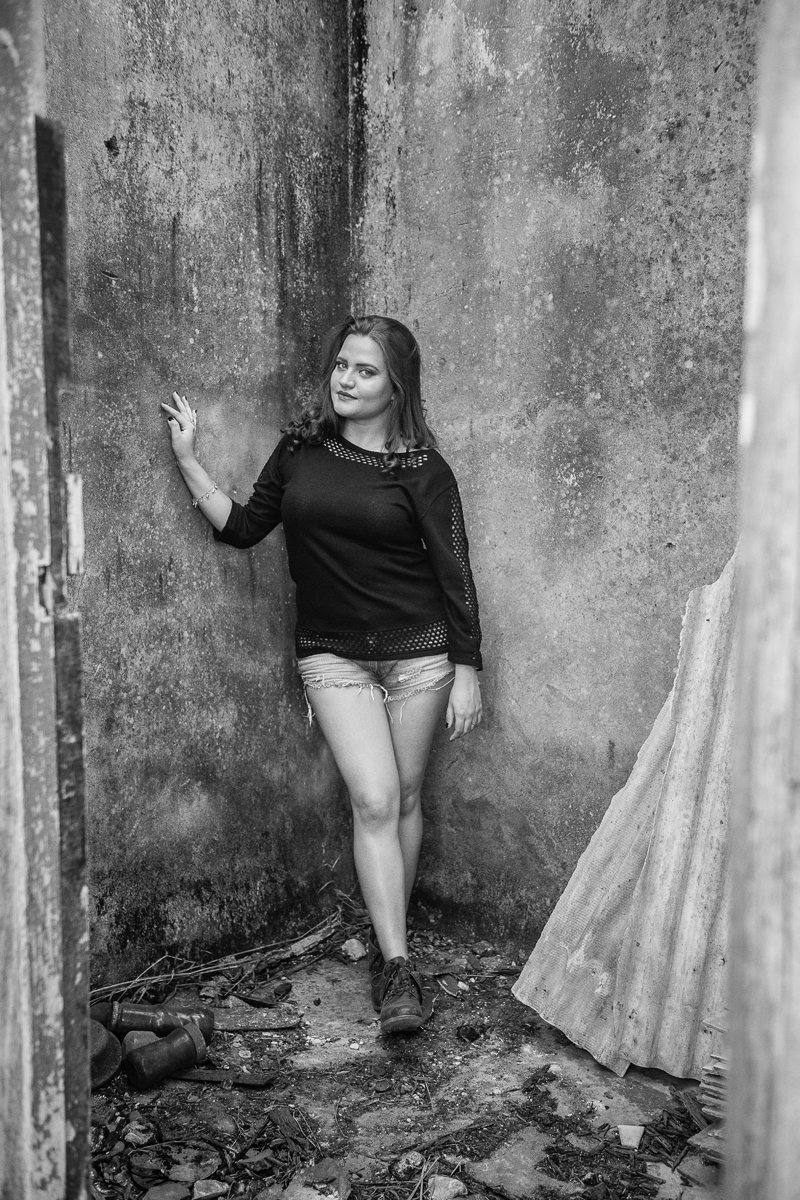 fine art fotos externas book fotografico de familia primas ar livre parede de pedras fotos em casa abandonada velha fotos no campo por do sol