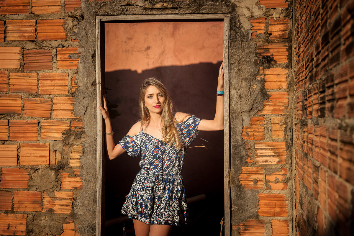 fine art fotos externas book fotografico de familia primas ar livre parede de pedras fotos em casa abandonada velha fotos no campo por do sol