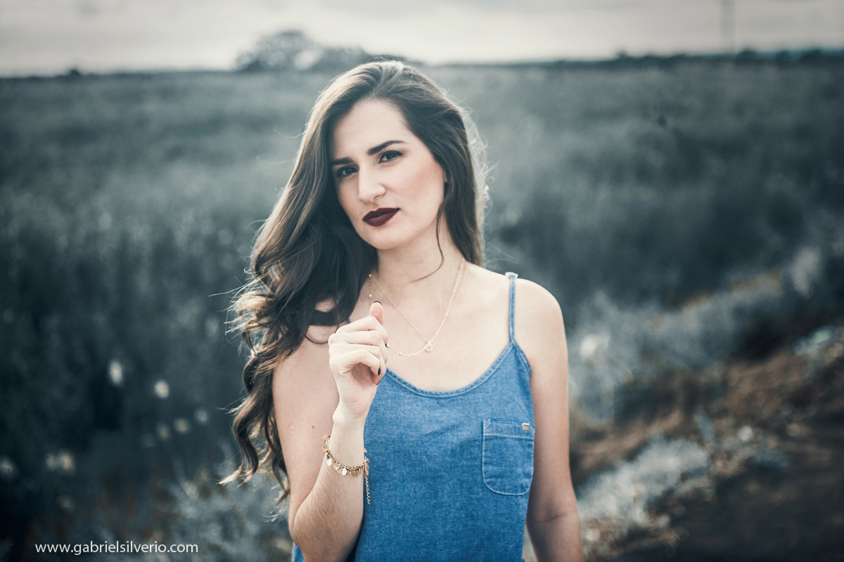 fotos-externas-book-fotografico-paula-lobato-fotografado-por-gabriel-silverio-fotografias-por-do-sol-fotos-verao-vestido-florido-fine-art-brasil